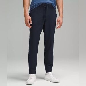 Lululemon Mens ABC Jogger Size XL Navy Blue Shorter 28” Inseam